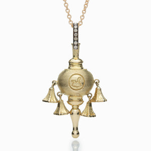BABY RATTLE WITH CHAMPAGNE DIAMONDS