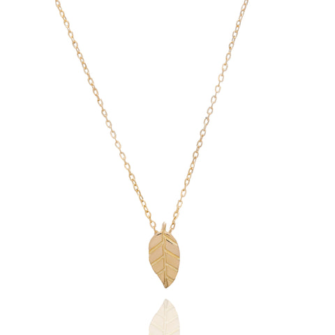 A MINI LEAF OF GOLD NECKALCE